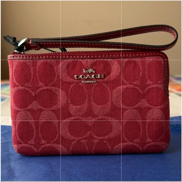 ❤️💘❤️ COACH CORNER ZIP WRISTLET IN SIGNATURE DENIM ❤️💘❤️ NWT ❤️💘❤️ - Picture 2 of 16